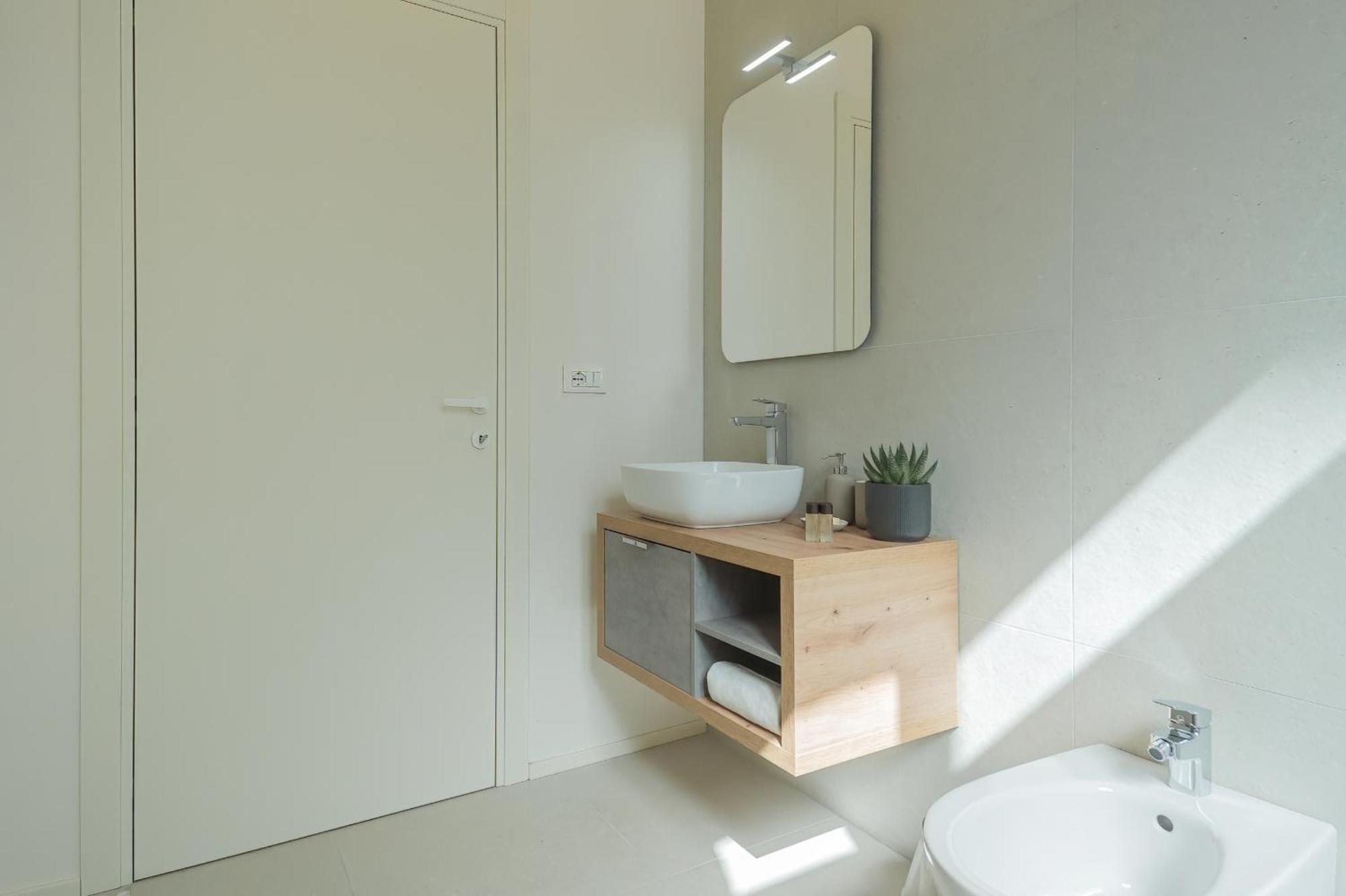 Manaraquattro - Apartament In Como Near The Center With Free Parking - Lake Como Dış mekan fotoğraf