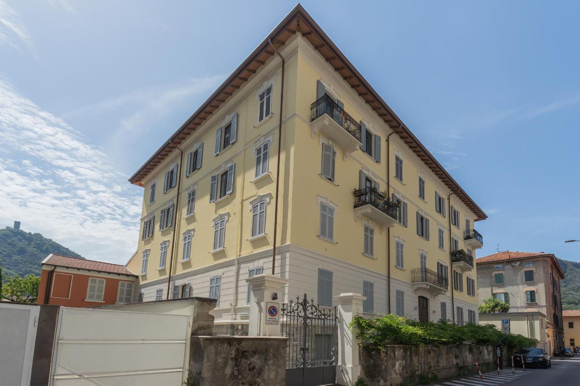 Manaraquattro - Apartament In Como Near The Center With Free Parking - Lake Como Dış mekan fotoğraf